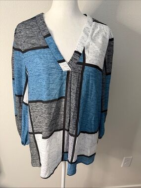 Emery Rose Colorblock V-Neck Tunic Top in Blue, Gray & White. Size XL